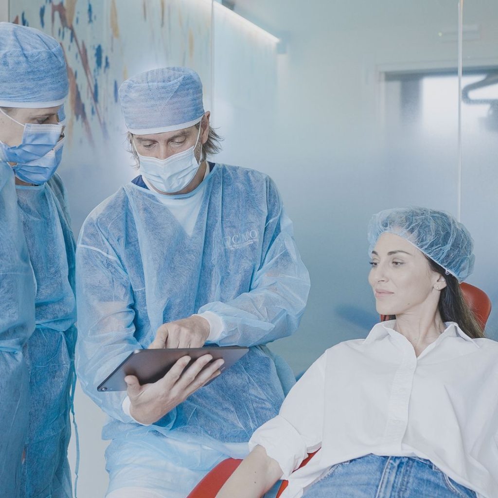 Implantologia 9 FOTO CI PRENDIAMO CURA DI TE 4 - Dentista a Montebelluna